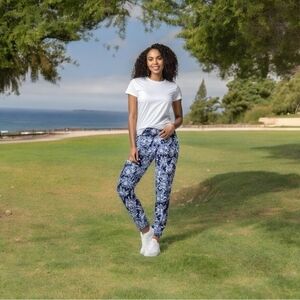 Women Leggings LuLaRoe Velvety Soft Purple & White Floral Cropped Leggings Capri